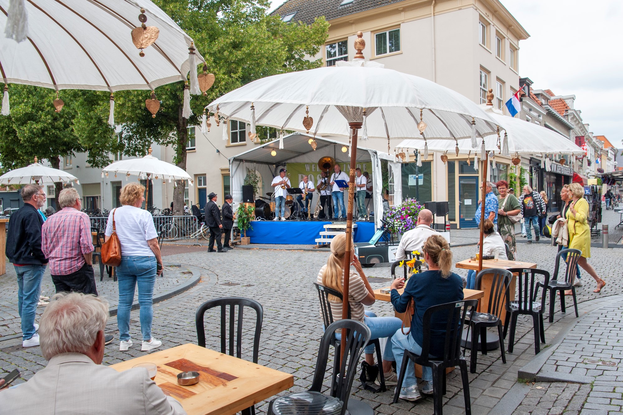 Beroemde straatmarkt met livemuziek - Bergen op Zoom