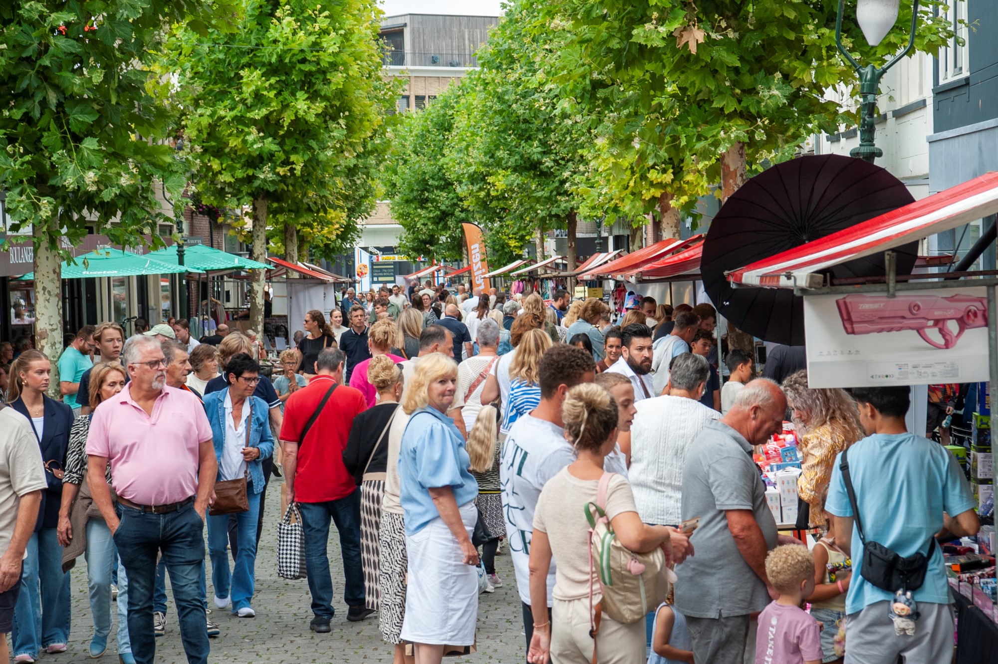 Drukke dag op de markt  - Bergen op Zoom