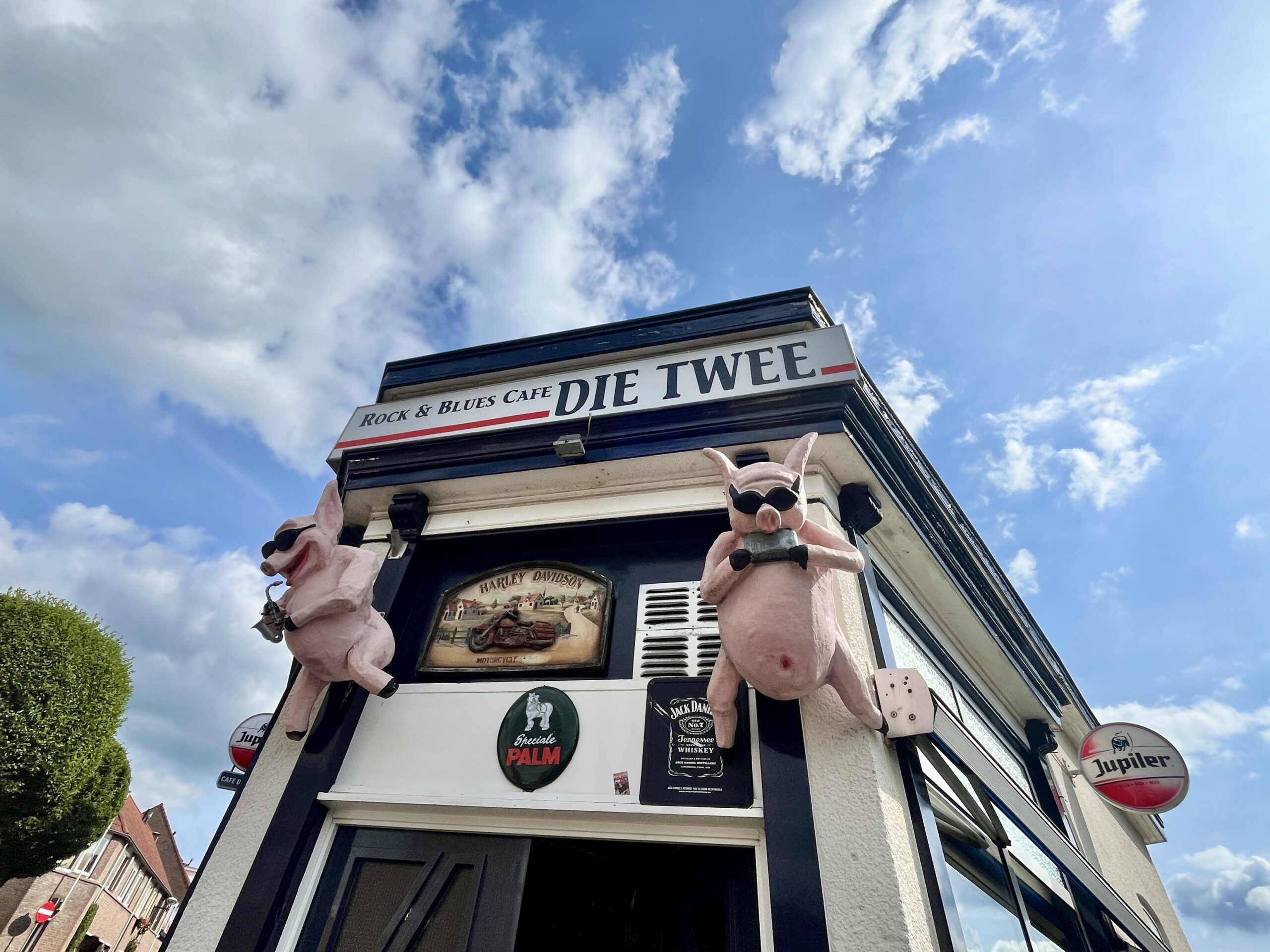 3 mei: Motorbike Day in Bergen op Zoom, motoren en live tributes bij Café Die Twee