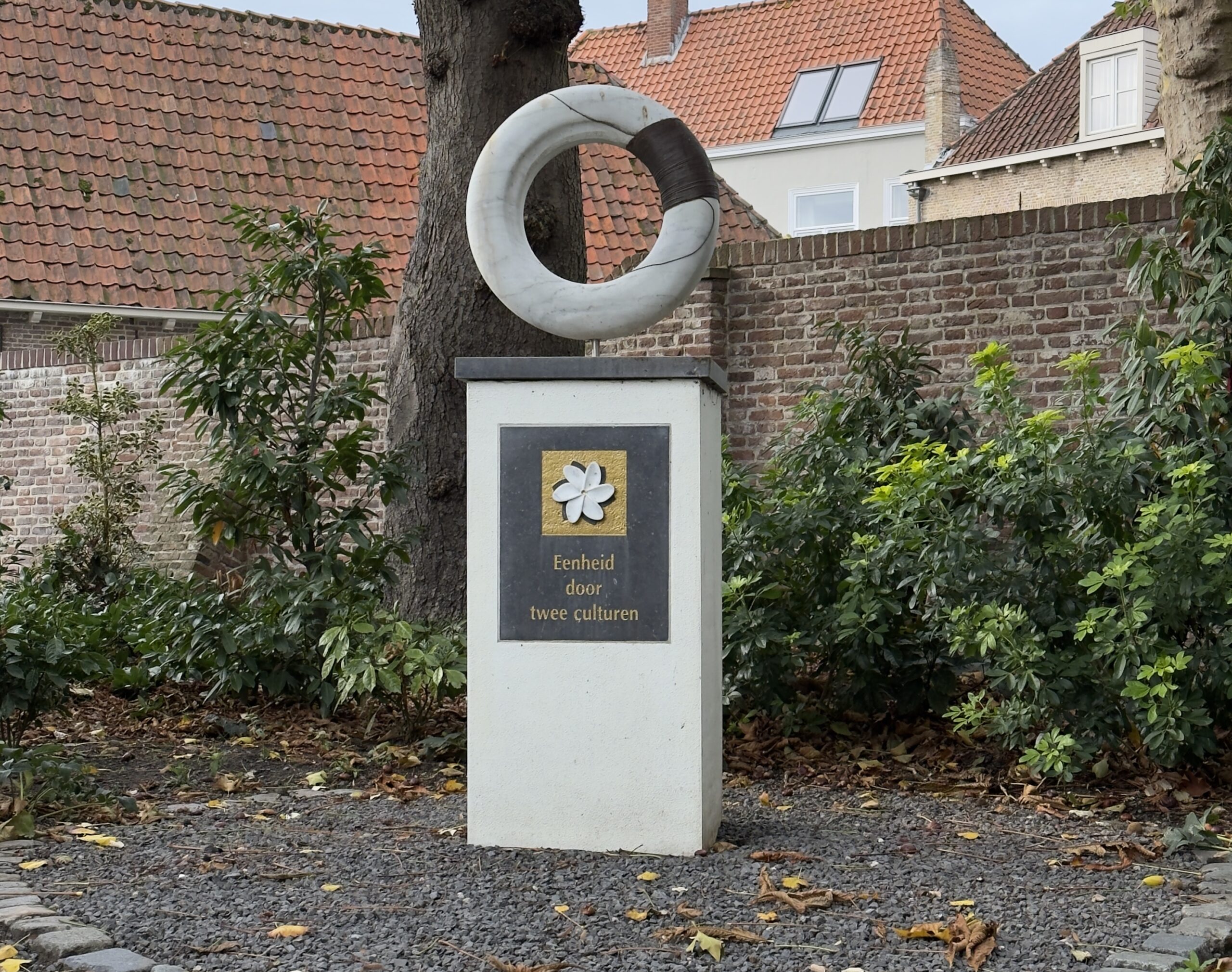 Eenheid door twee culturen – Monument Indië herdenking