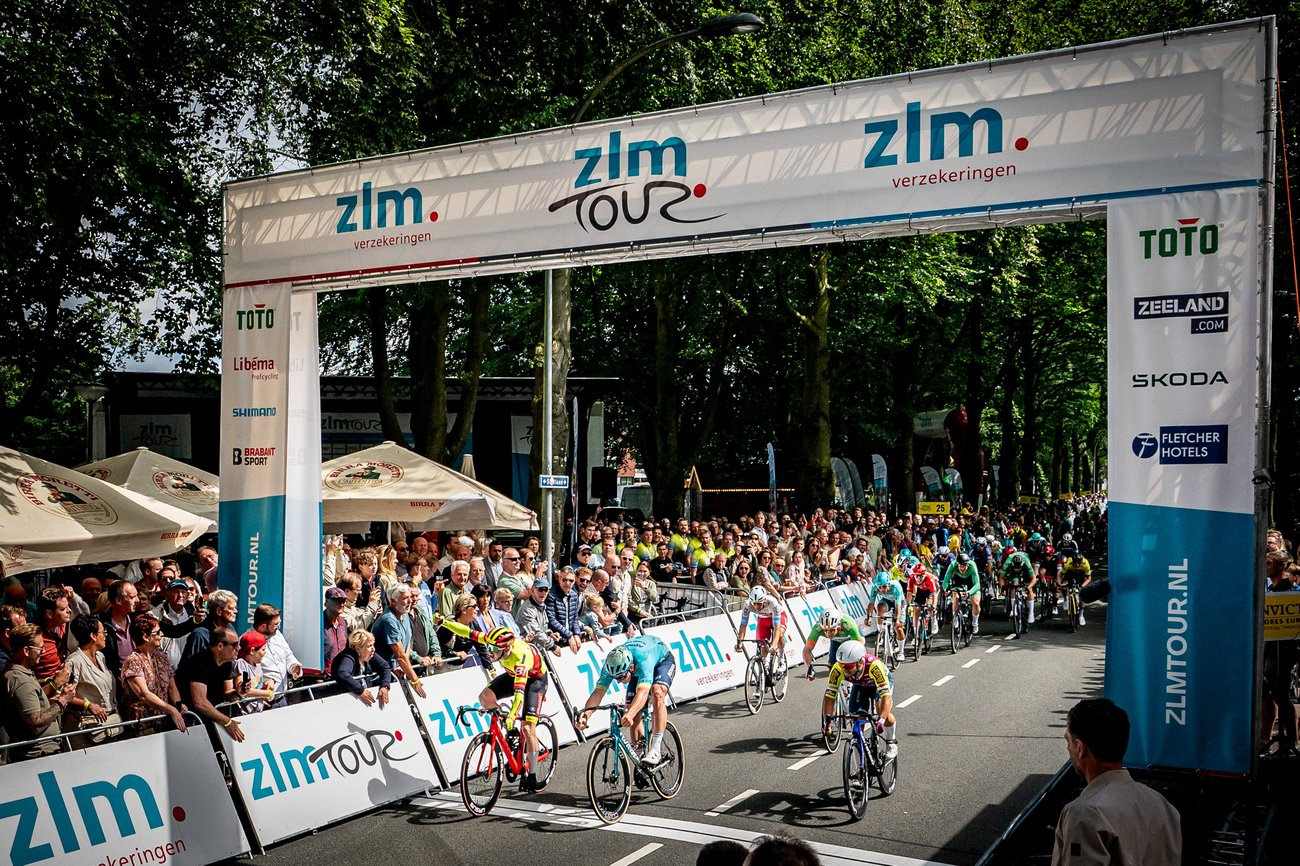 Fietswedstrijd evenement met enthousiaste toeschouwers - Bergen op Zoom